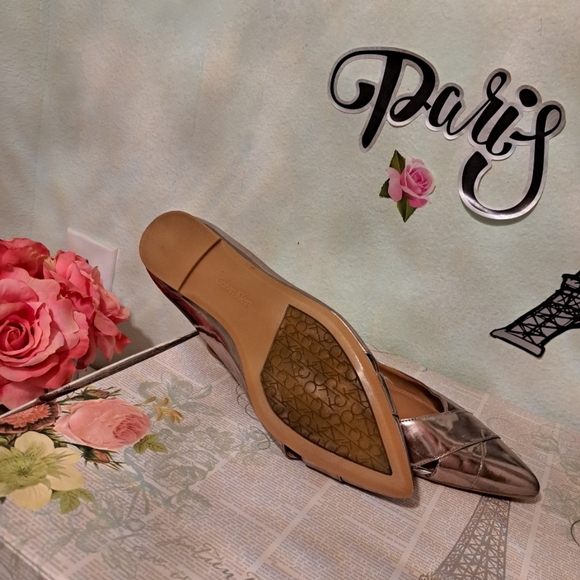 CALVIN KLEIN Metallic Gailia Criss Cross Cut Out Pointed Toe Flats 8.5 - Picture 3 of 5